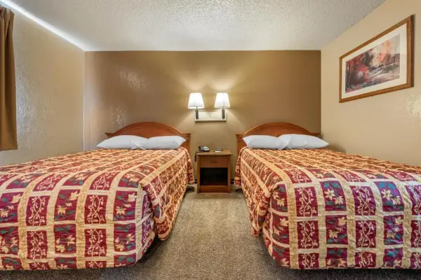 Pueblo Inn 6